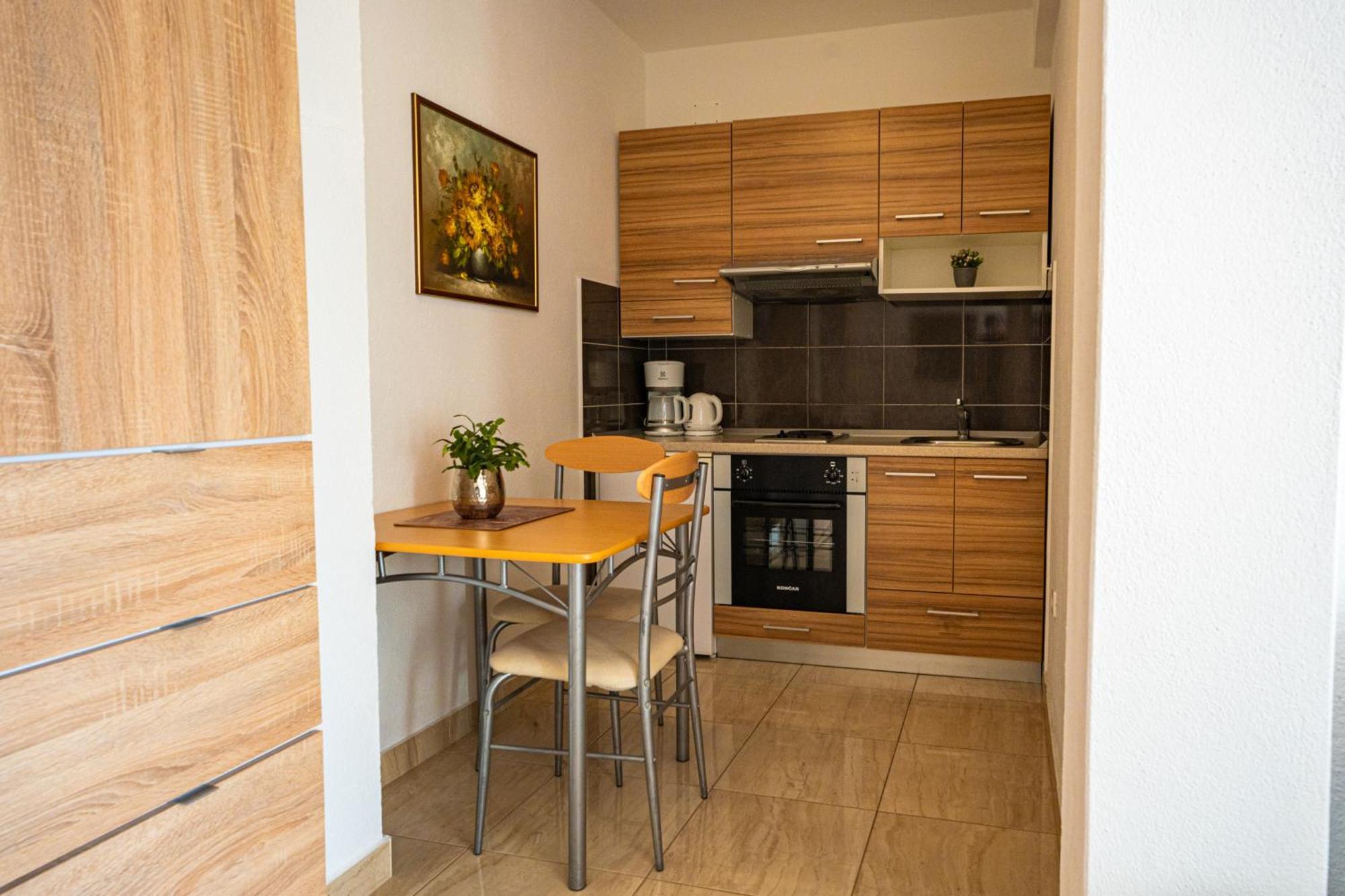 Apartmani Kremena Klek Bagian luar foto