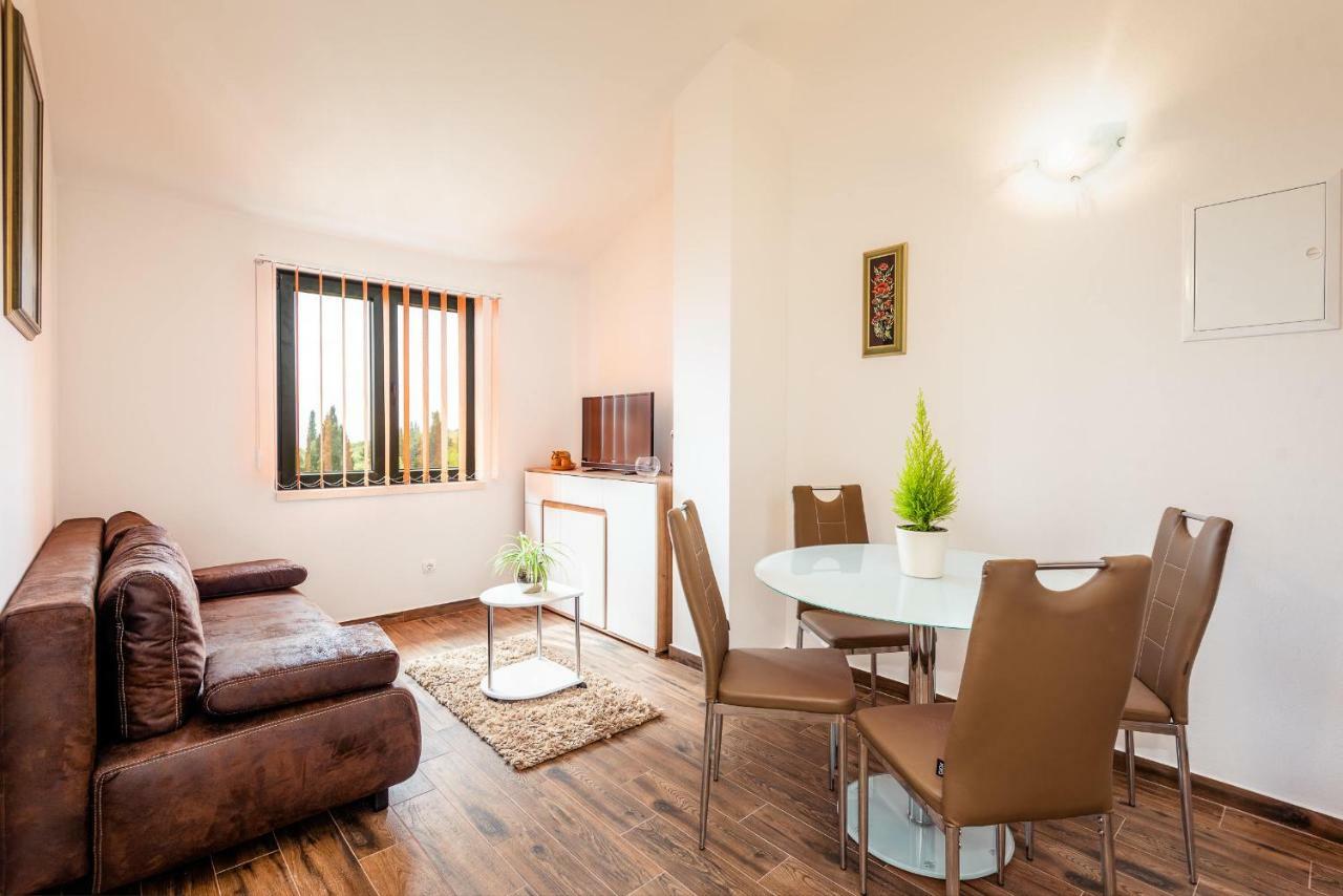 Apartmani Kremena Klek Bagian luar foto